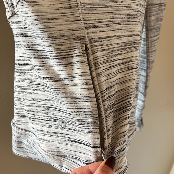 Lululemon Half Zip - Picture 4 of 9